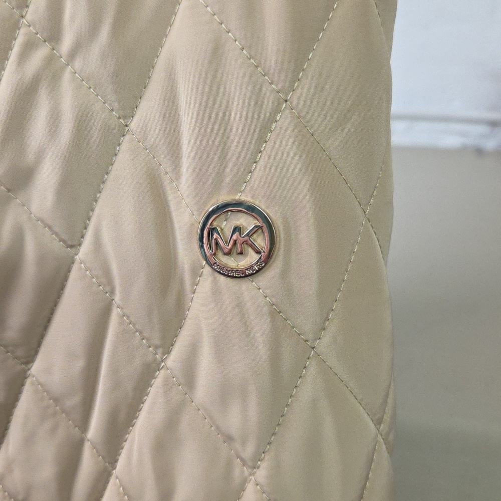 Michael Kors Quilted Beige Puffer Jacket Gold Accents Size LARGE - Picture 5 of 11